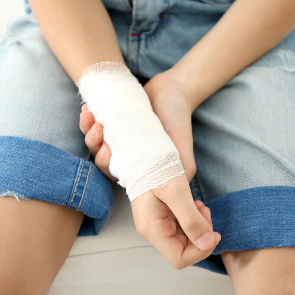 injured child
